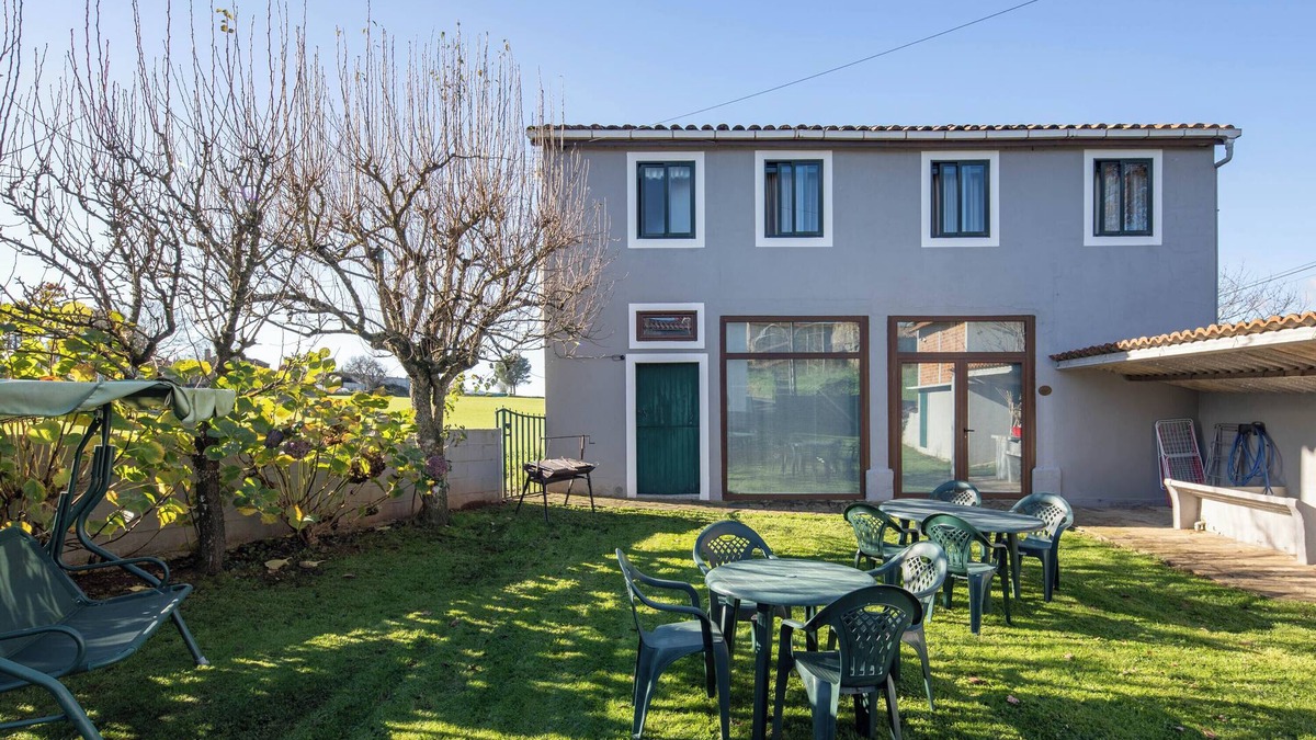 Catasol House | Country House 'Apartamento La Calleja' with Shared Terrace, Shared Garden and Wi-Fi