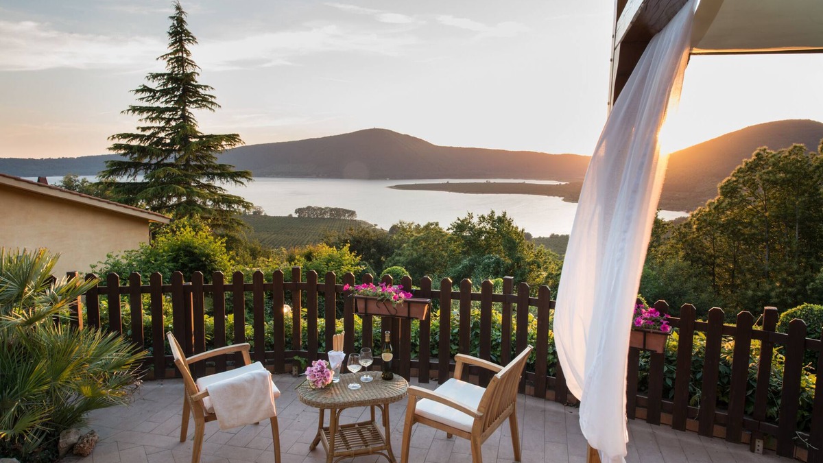 Caprarola House | Country House at lake near Rome Pool, Jacuzzi, WiFi, View up to 5