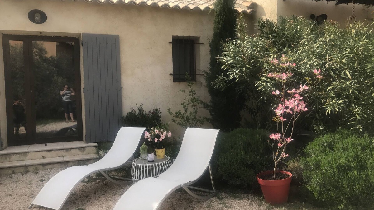 Merindol Apartment | Country house at the foot of the Luberon