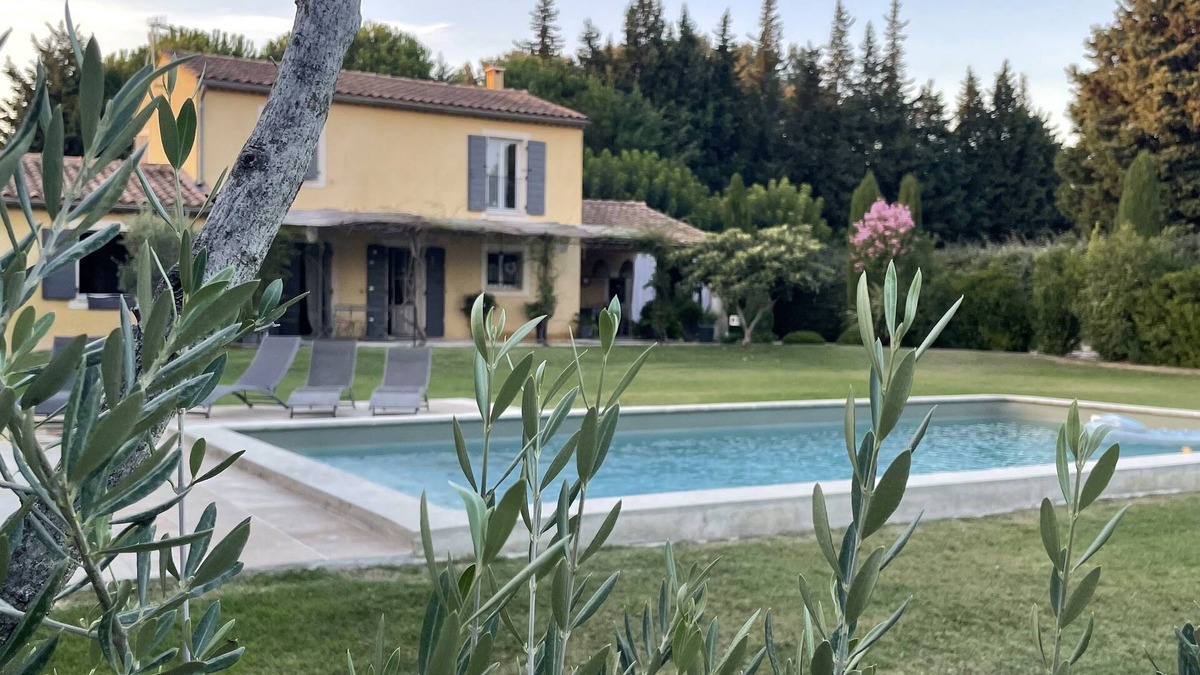 Cabannes House | Country house between Alpilles and Luberon.