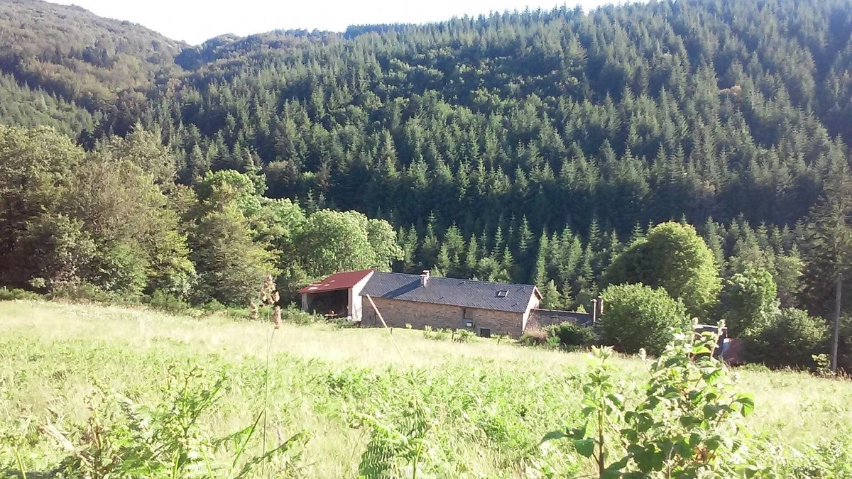 Angles House | COUNTRY HOUSE by the river, 10 minutes from the lakes.