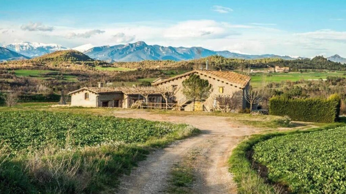 Casserres House | Country House 'Cal Torrentí' with Mountain View, Private Pool and Wi-Fi