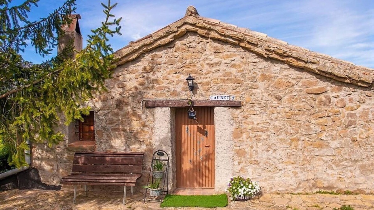 Capolat House | Country House 'Can Caubet Lll' with Mountain View, Shared Pool and Wi-Fi