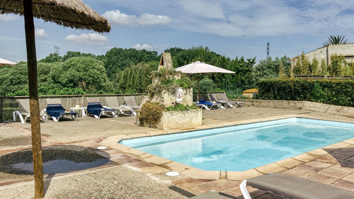 Llampaies House | Country House 'Can Gat Vell' with Shared Pool, Wi-Fi and Air Conditioning