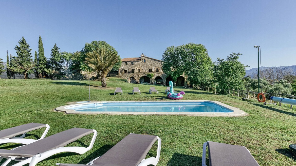 Agullana Villa | Country House 'Can Palau' with Mountain View, Private Pool and Wi-Fi
