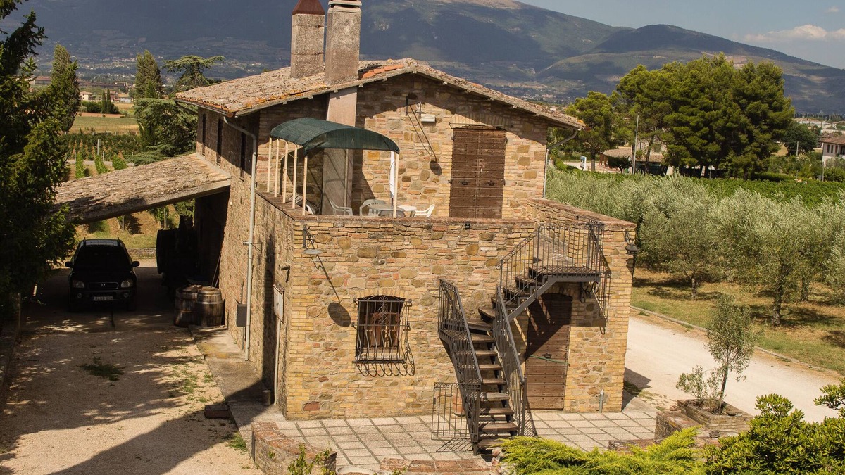 Cantalupo Other | Country House Carmelita - a rustic stone manor house into the vineyards