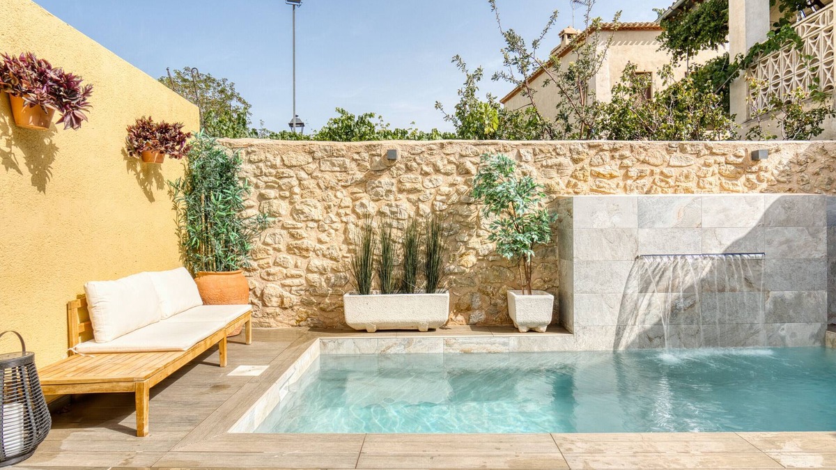 Alcoleja House | Country House 'Casa Amparo' with Mountain View, Private Pool and Wi-Fi
