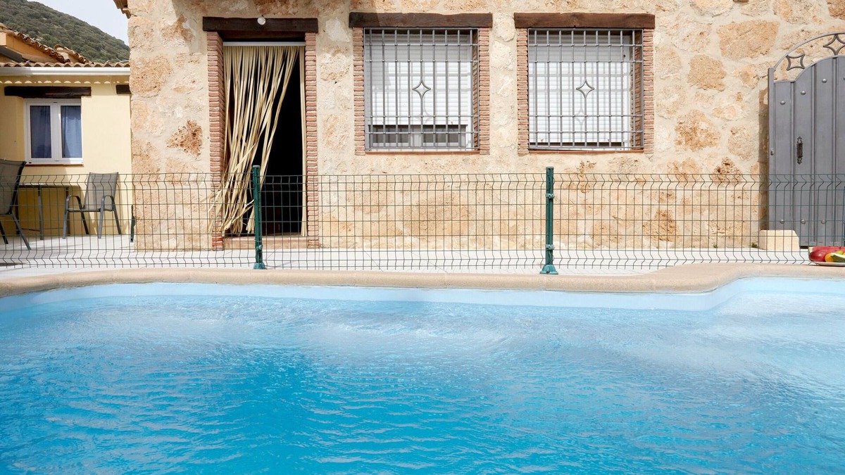 Arbuniel House | Country House 'Casa Calera' with Mountain View, Wi-Fi and Air Conditioning