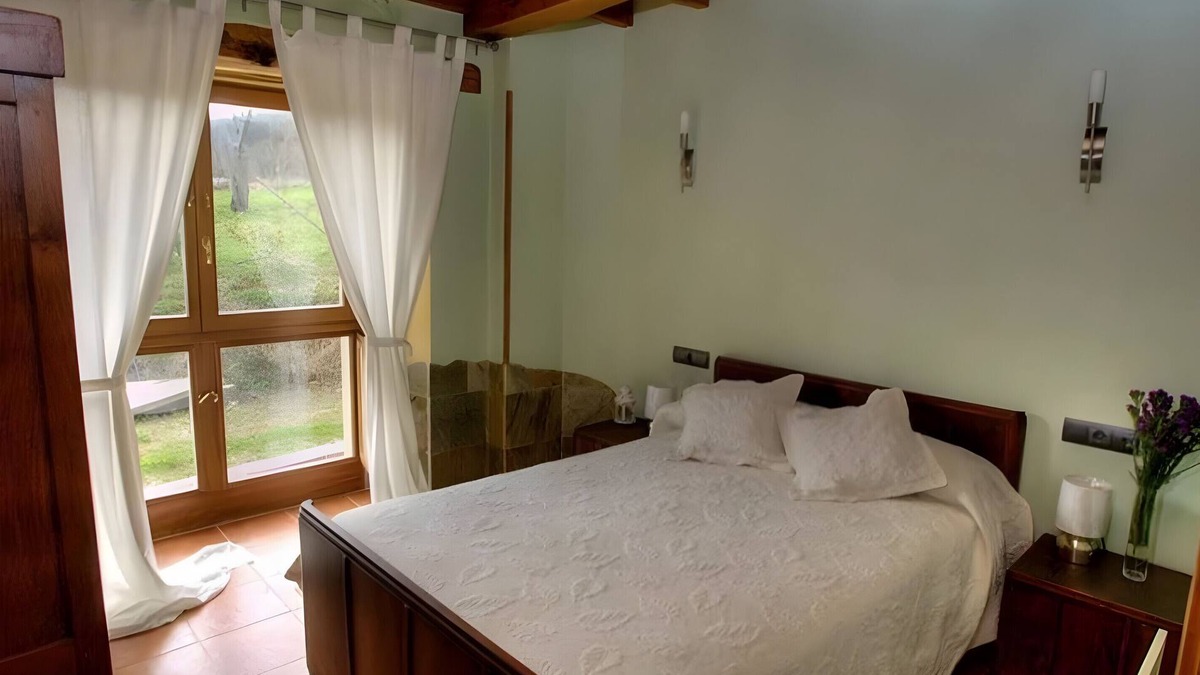 Mondonedo House | Country House 'Casa Da Penela - O Corredor' with Mountain View, Shared Terrace and Wi-Fi