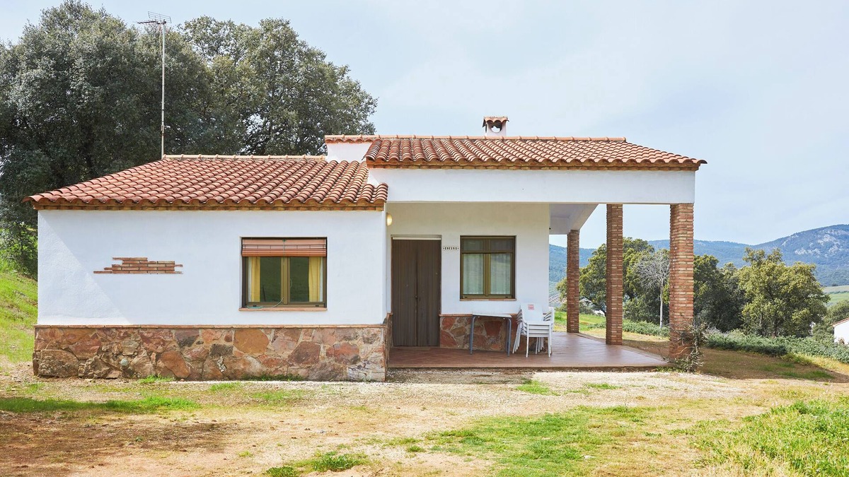 Aldeaquemada House | Country House 'Casa La Encina' with Mountain View, Shared Pool and Air Conditioning