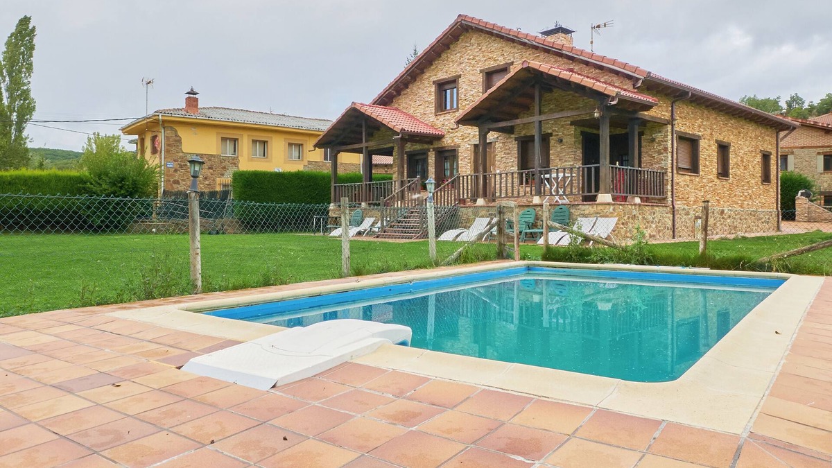 San Martin de Valdetuejar House | Country House 'Casa Lara Ii' with Mountain View, Shared Pool and Private Terrace