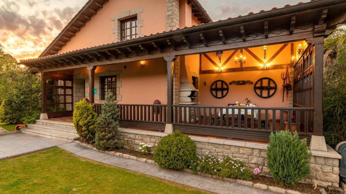 Naves House | Country House 'Casa Grau' with Mountain View, Private Terrace and Wi-Fi