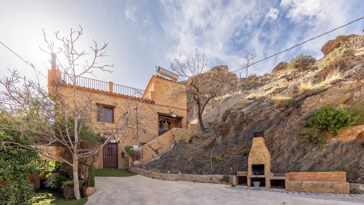 Abrucena House | Country House 'Casa Rural La Jirola -Vivienda 2' with Mountain View, Wi-Fi, and Air Conditioning