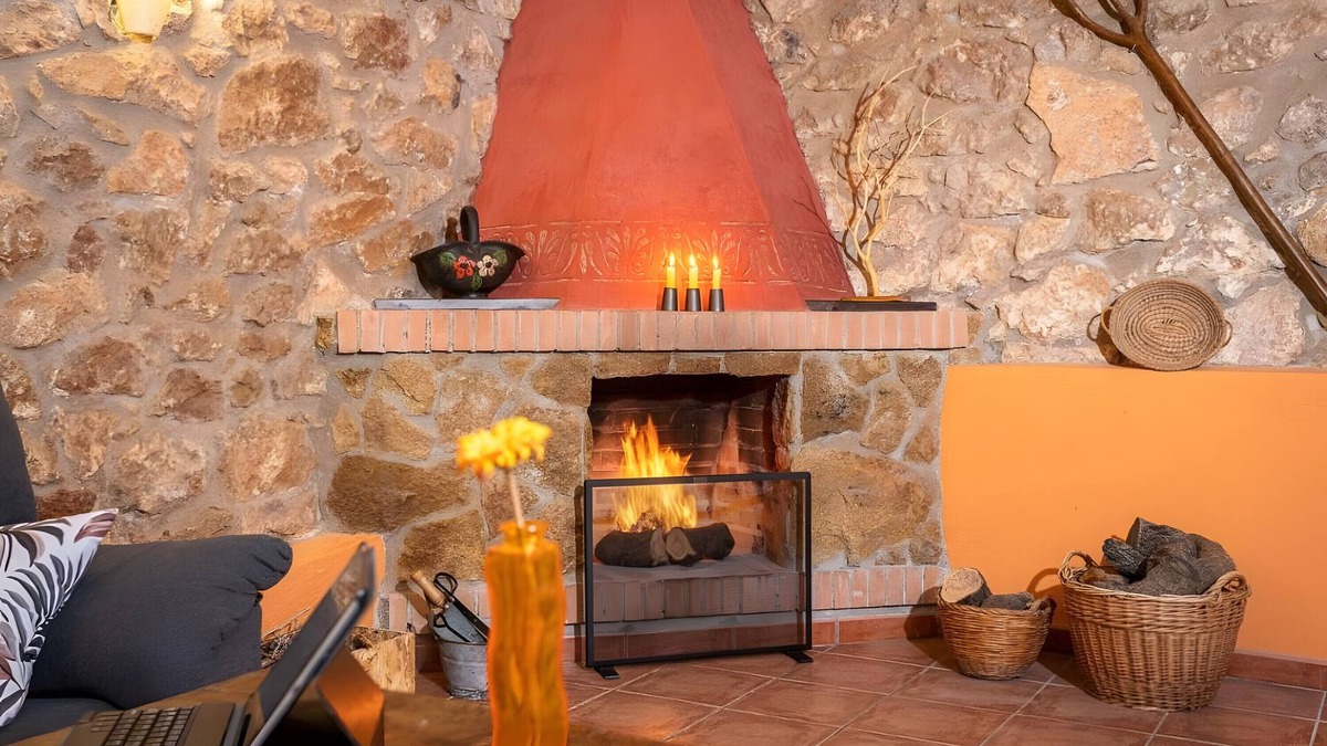 Rossell House | Country House 'Casa Rural Angelita' with Mountain View, Wi-Fi and Air Conditioning