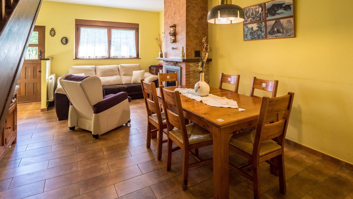 Prioro House | Country House 'Casa Rural El Serrano' with Mountain View, Shared Terrace and Private Garden