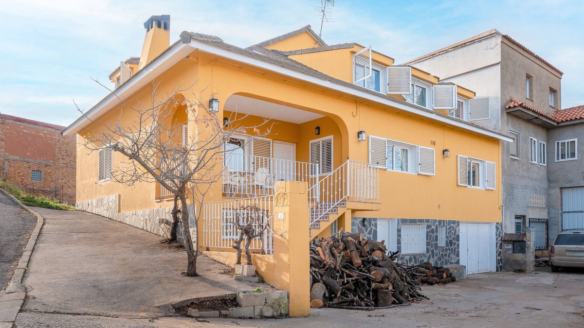 Chera House | Country House 'Casona Y Posada' with Mountain View, Wi-Fi and Air Conditioning