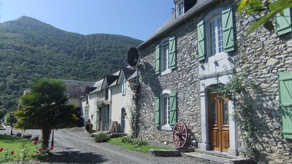 Mazouau House | Country house century (1771) carefully restored huge garden / swimming pool.
