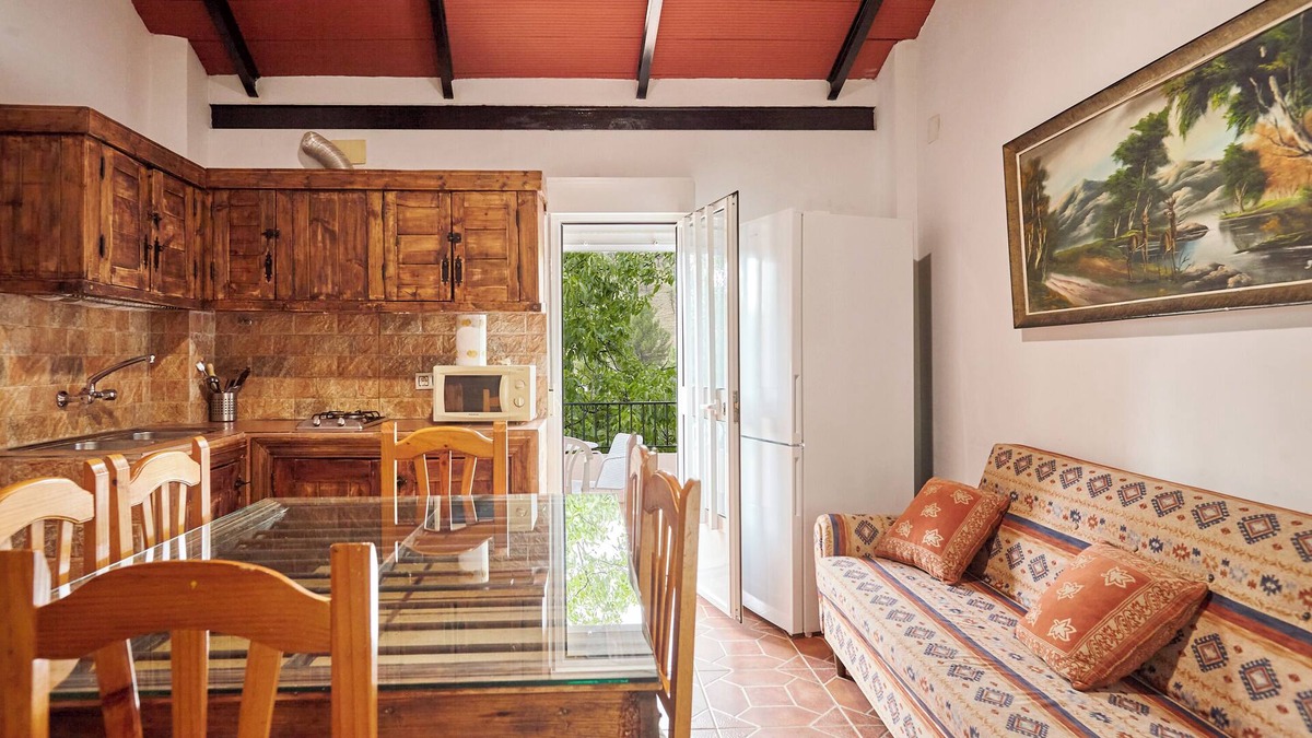 La Iruela House | Country House 'Cortijo De Las Flores 2' with Shared Pool, Shared Terrace and Shared Garden