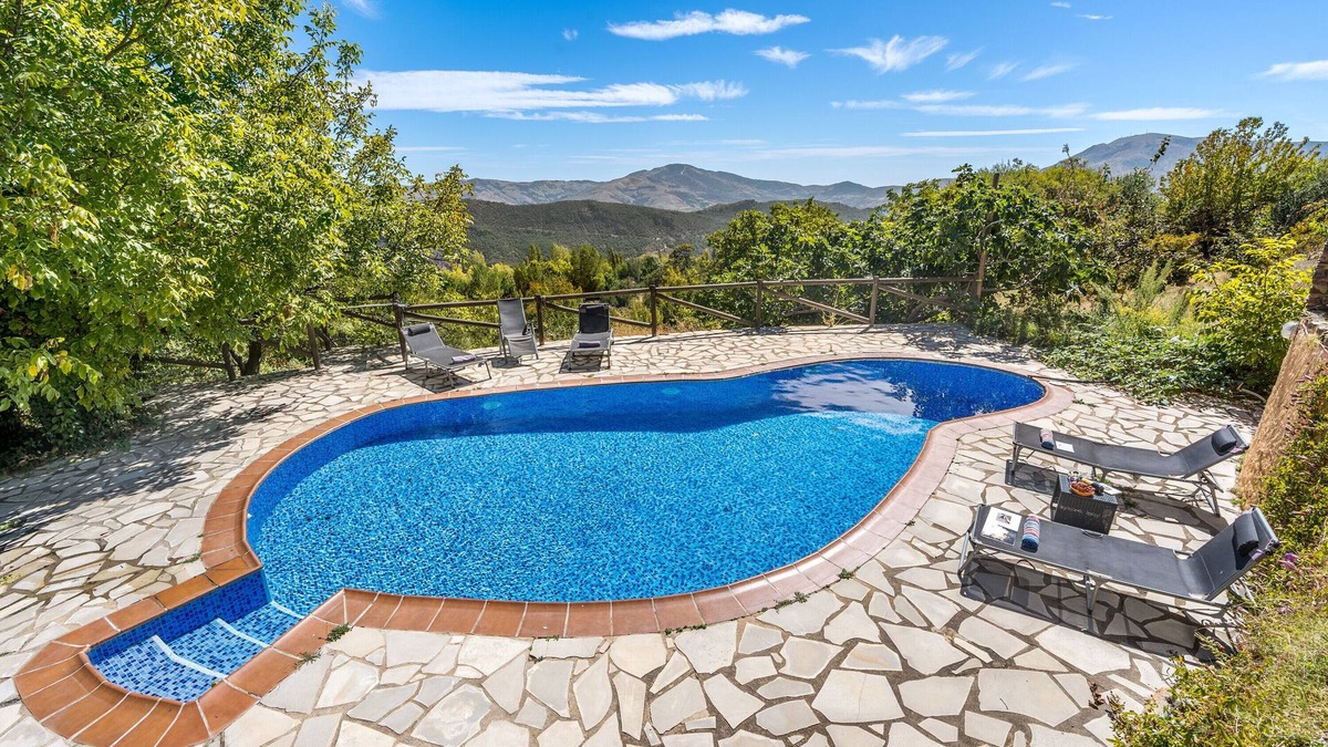 La Taha House | Country House 'Cortijo Jiménez' with Mountain View, Private Pool and Wi-Fi