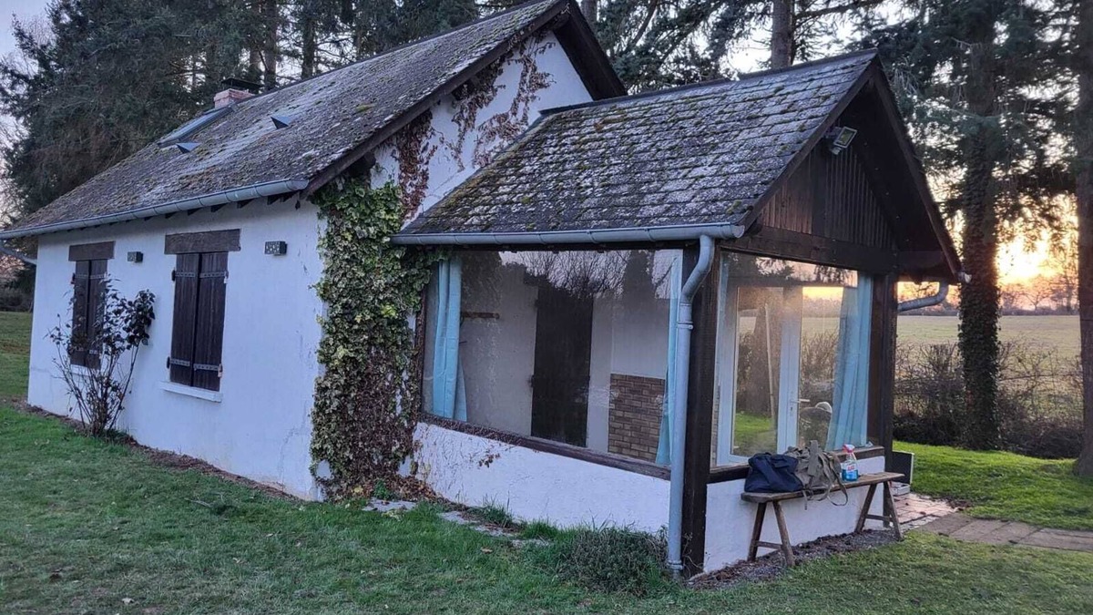 Bannegon Villa | Country House 'Cottage Du Diot, Son Lac Et Son Île' with Private Terrace