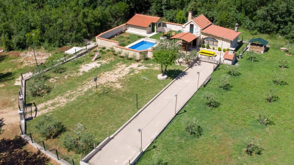 Kula Norinska Villa | Country house Desne by Villas Guide