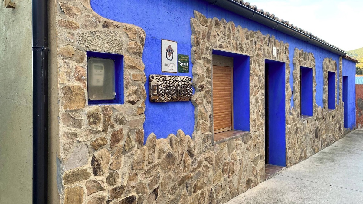 Sediles House | Country House 'El Alarife' with Mountain Views, Wi-Fi and Air Conditioning