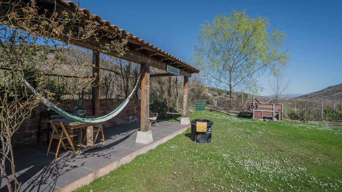 Villagalijo House | Country House 'El Astial' with Mountain View, Private Terrace and Wi-Fi