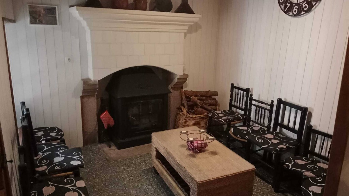 Valdeverdeja House | Country House 'El Canchal De Eladia' with Mountain View, Wi-Fi and Air Conditioning