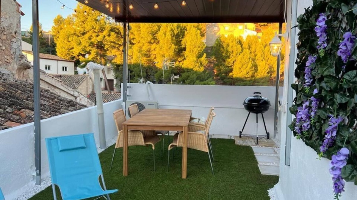 Zarra House | Country House 'El Encanto' with Mountain View, Private Terrace and Air Conditioning