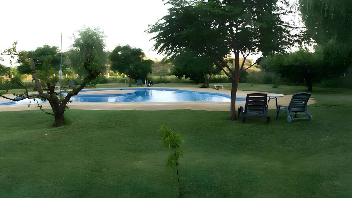 Benalua de Guadix House | Country House 'El Melocotonero' with Mountain View, Wi-Fi and Air Conditioning