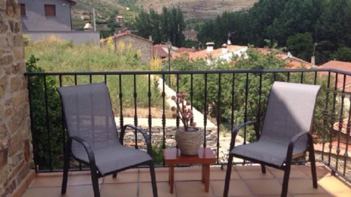 Yanguas House | Country House 'El Mirador De Yanguas' with Mountain View, Private Terrace and Wi-Fi