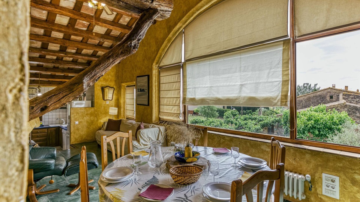 Llampaies House | Country House 'El Mirador Rural De Can Gat Vell' with Mountain View, Wi-Fi and Air Conditioning
