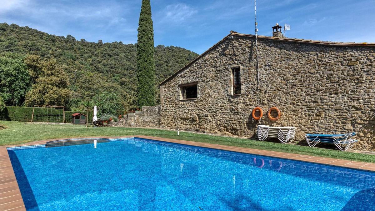 Merlant Cottage | Country House 'El Paller I De Can Soler' with Shared Pool, Shared Garden and Wi-Fi