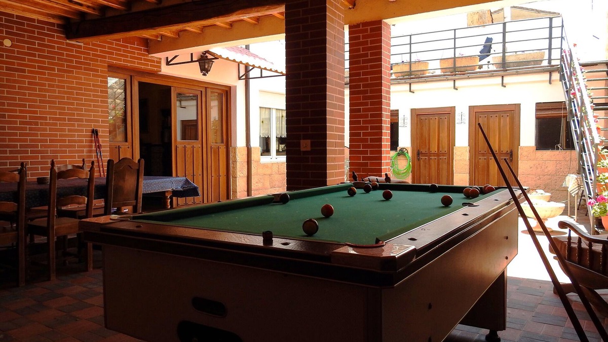 Cimanes del Tejar House | Country House 'El Capricho Del Tejar' with Shared Pool, Private Terrace and Wi-Fi