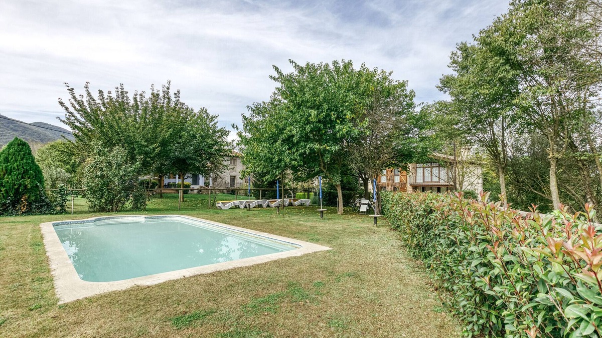Santa Margarida de Bianya House | Country House 'El Graner' with Mountain View, Shared Pool and Wi-Fi