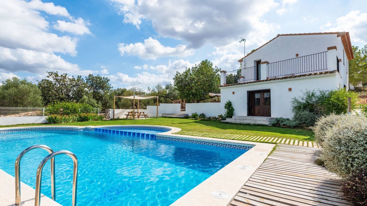Les Useres House | Country House 'Mas Del Sandungo' with Mountain View, Private Pool and Wi-Fi