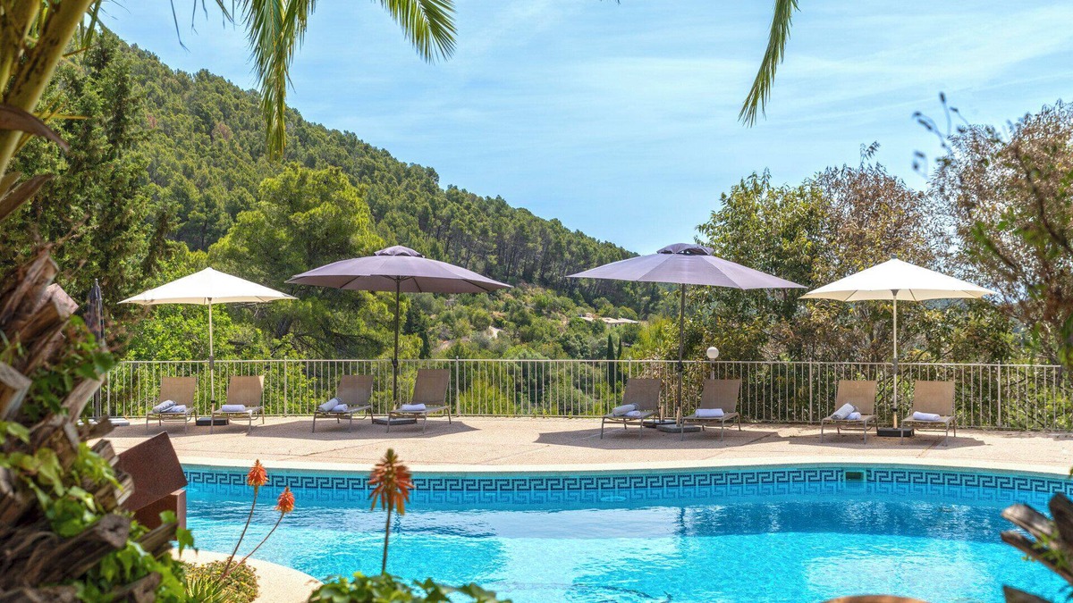 Esporles Villa | Country House 'Especial El Pino En Esporles' with Mountain View, Wi-Fi and Air Conditioning