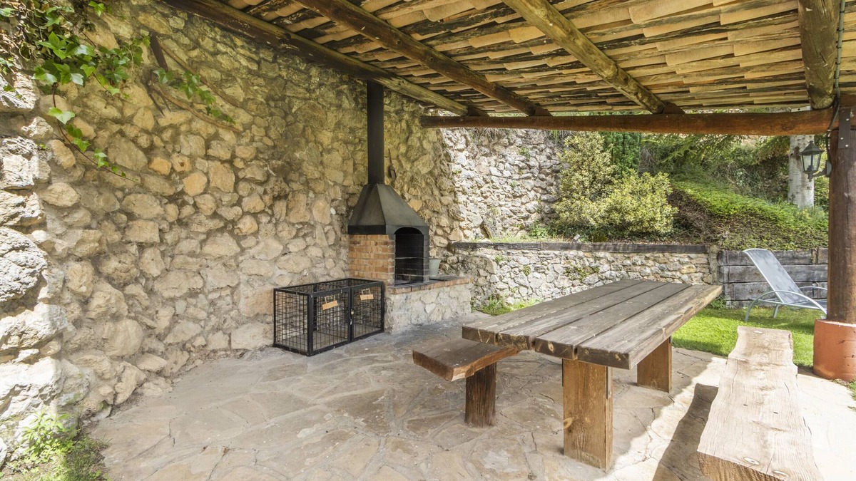 Oden House | Country House 'Espunyes Confort' with Mountain View, Shared Pool and Wi-Fi