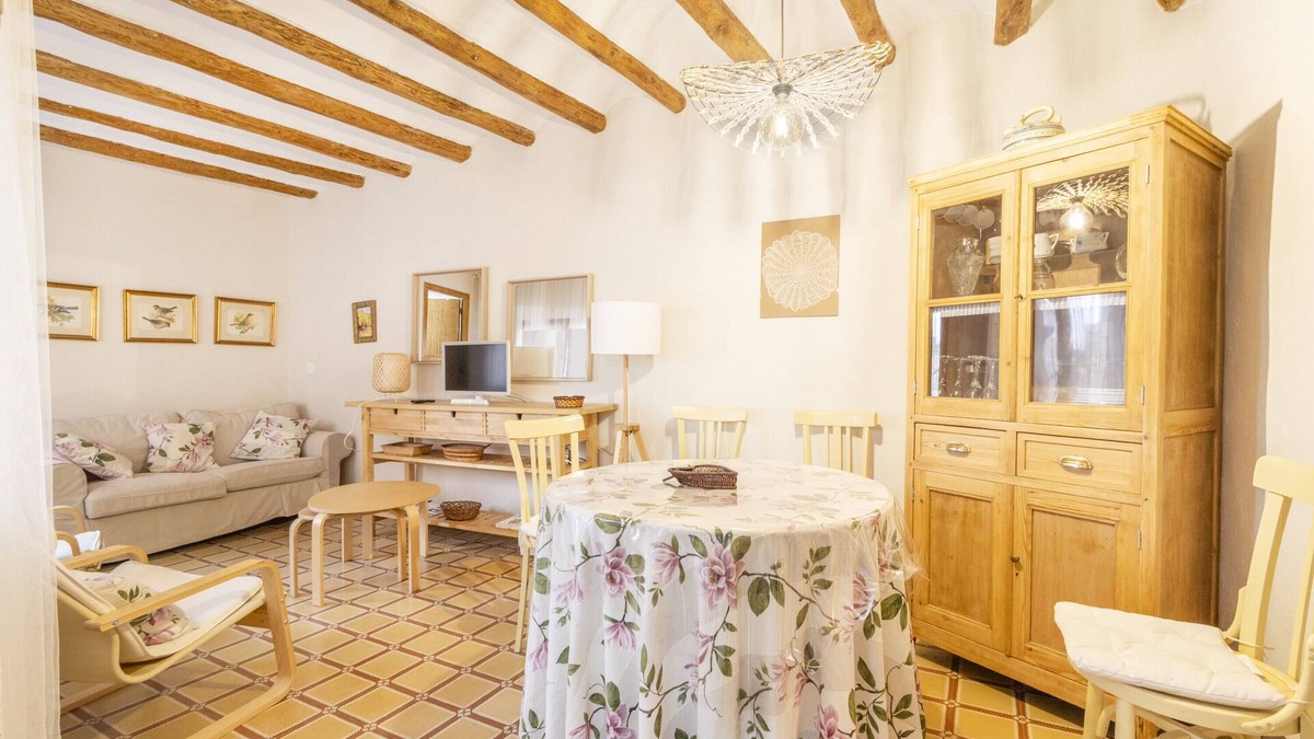 Juncosa House | Country House 'Estel Miracle' with Private Terrace and Private Garden