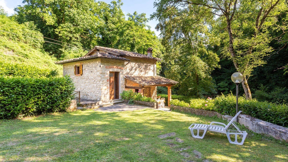 Molezzano Other | Country House/Farm House in Molezzano with 2 bedrooms sleeps 4