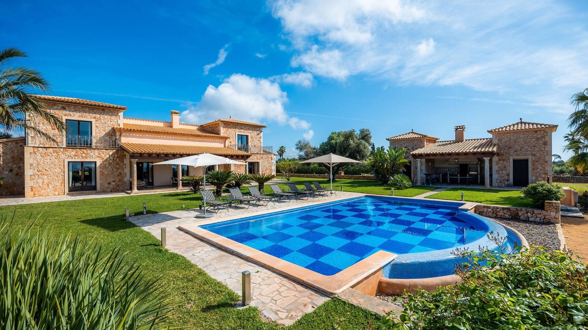 Manacor Villa | Country House 'Fortuna' with Mountain View, Private Pool and Wi-Fi
