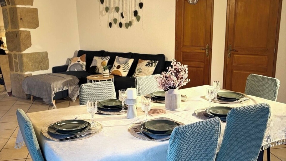 Bourg-Lastic House | Country house