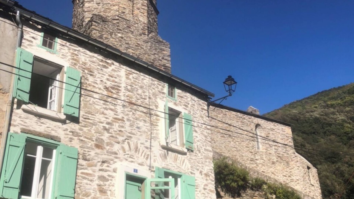 Miraval-Cabardes House | Country house in the heart of the black mountain in Cathar Country.