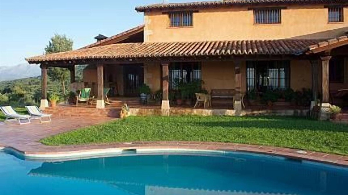Candeleda Cottage | Country house (full rental) La Mogorra for 11 people