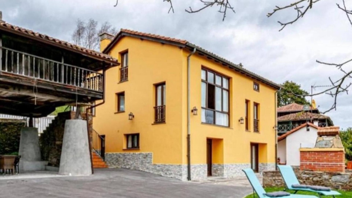 Loro House | Country House 'Hortensia' with Mountain View, Private Terrace and Wi-Fi