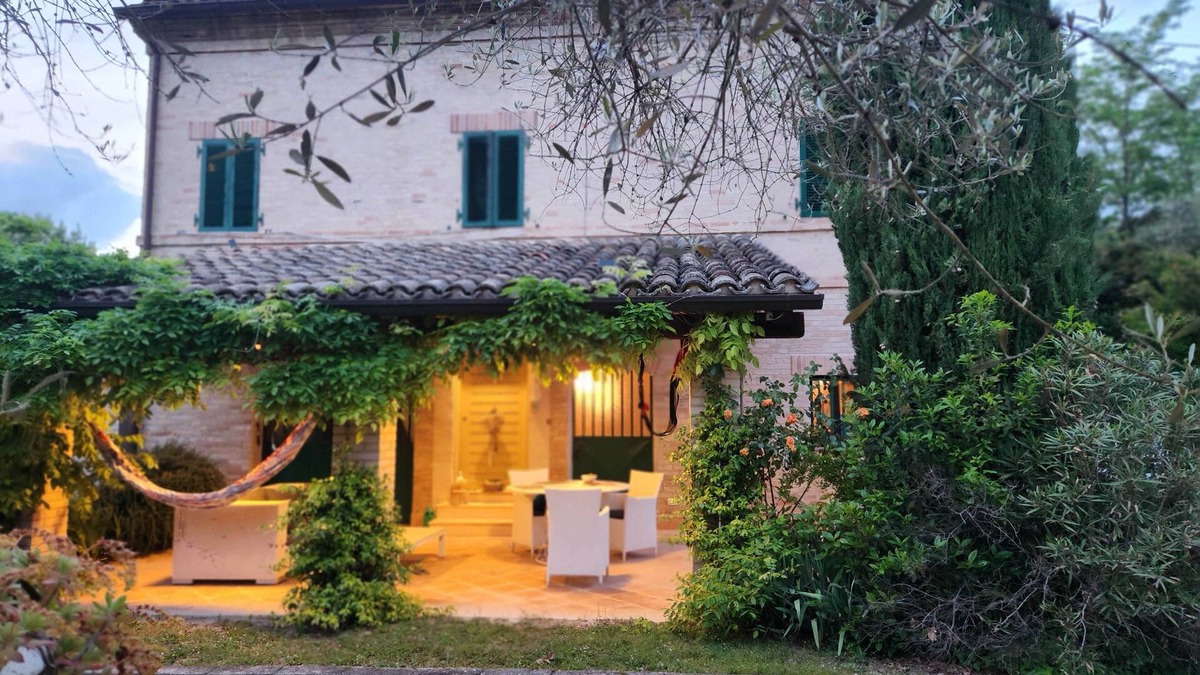 Monte Giberto House | Country house in a dreamlike garden, beautiful pool, fruits/ornamental plants -Le Marche-