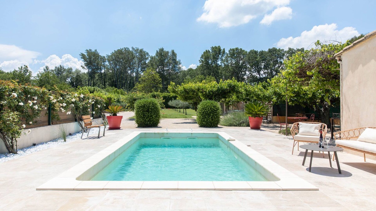 Velleron House | Country house in the heart of Provence with private pool and fenced garden