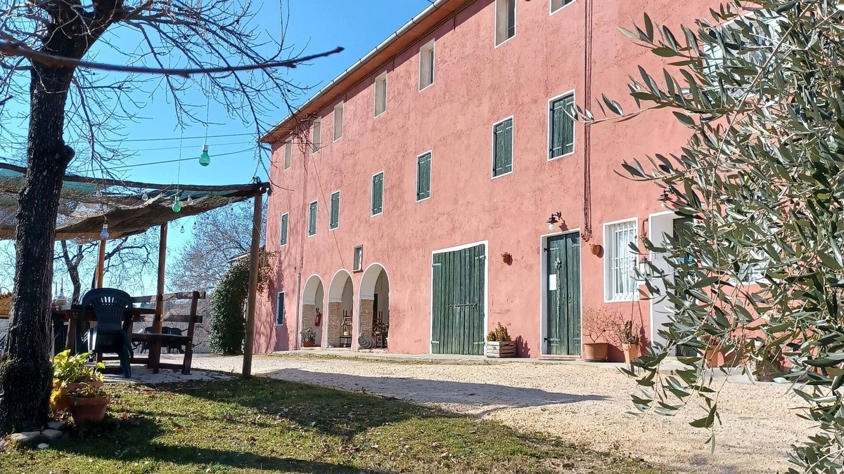Conegliano Apartment | Country house in the Prosecco hills, 4 apartments