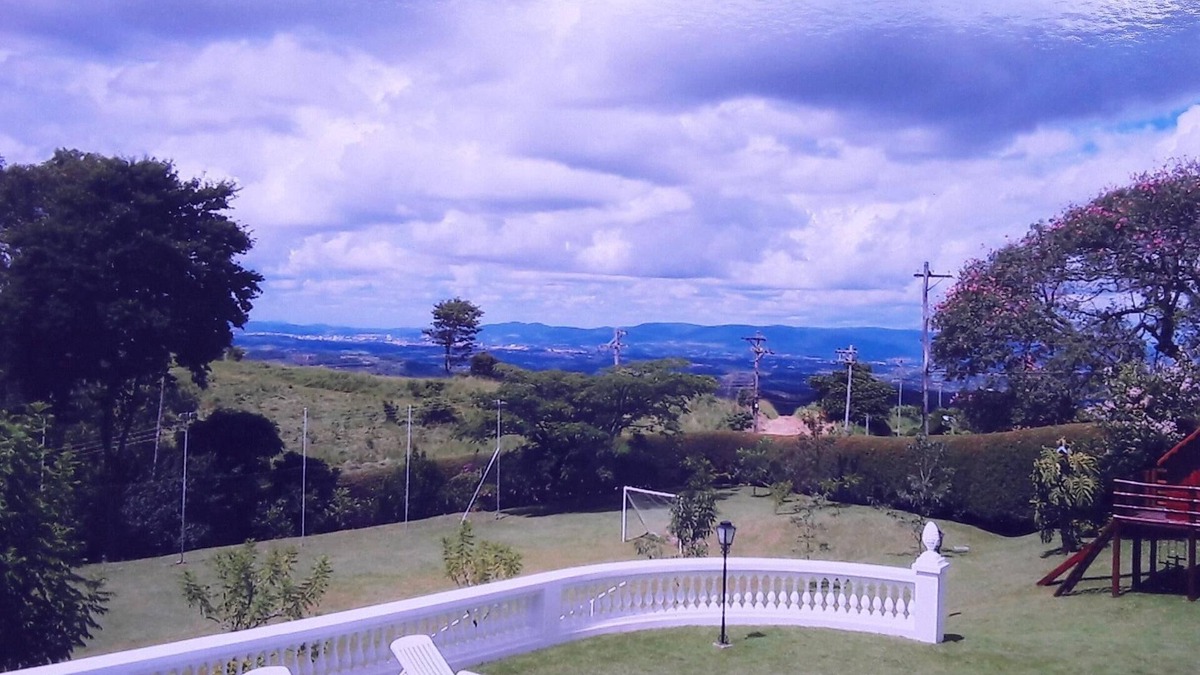 Vinhedo House | Country House in Vinhedo SP in Residential Condominium Vale da Santa Fé [WI-FI]