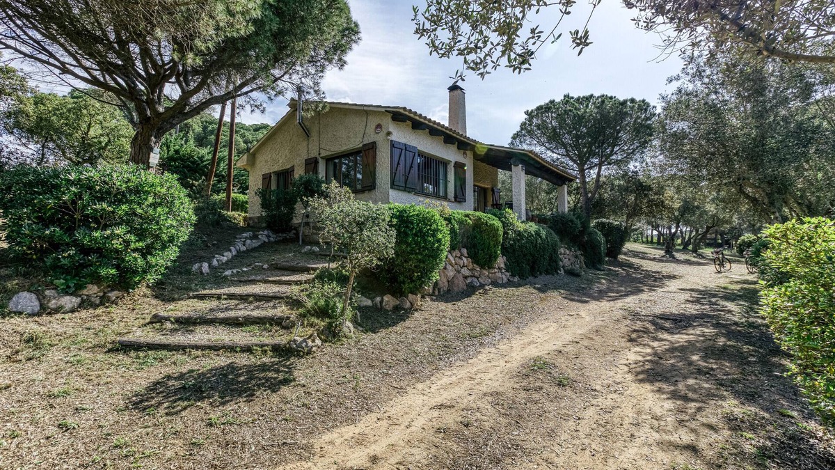 Palafrugell House | Country House "La Barraca de Farena" near the Beach in Palafrugell